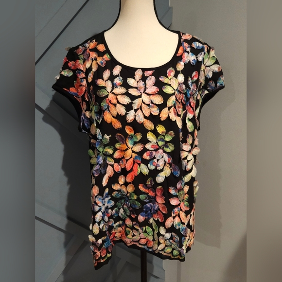 Karen Kane floral blouse - Picture 2 of 8